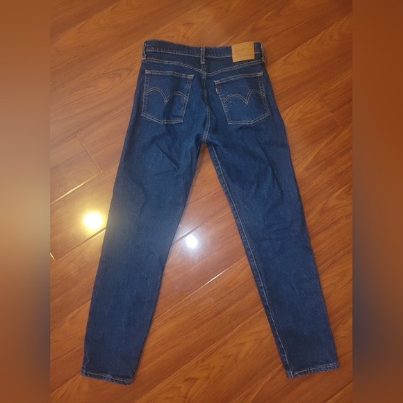 Levi's Wedgie Fit Straight - Picture 2 of 3